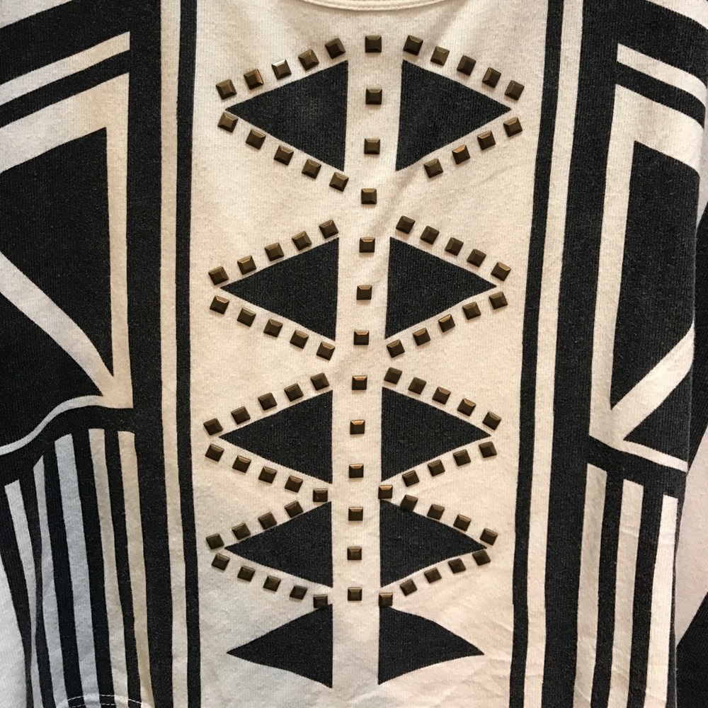 Women's Pattern Top - Picture 3 of 4