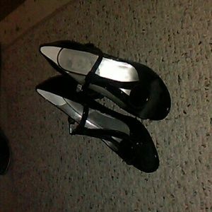Tahari women shoes