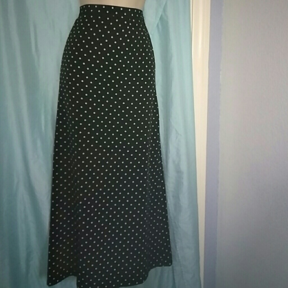 Ladies Skirt