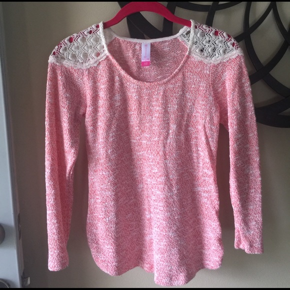 Coral cut out shoulder shirt - Picture 1 of 2