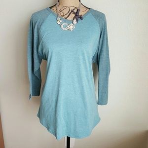 Lularoe Randy Raglan T, super soft!