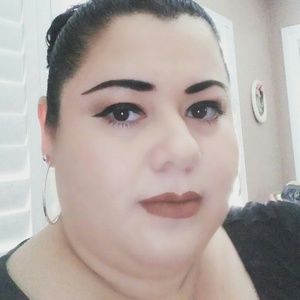 Meet your Posher, Leticia