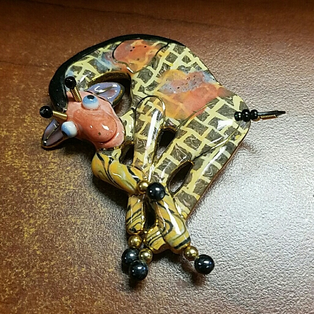 Handmade porcelain giraffe pin by Jewelry 10