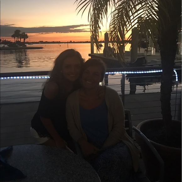 Meet your Posher, Leah - Picture 1 of 1