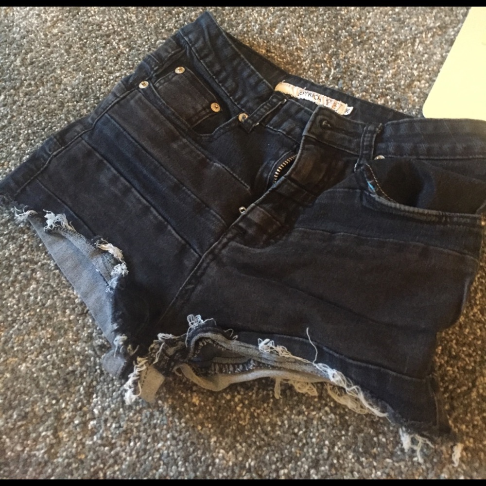 black jean shorts