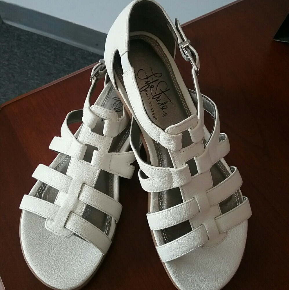 Life Stride New Sandals