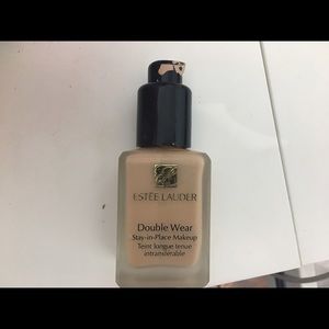 Estée Lauder Double Wear Foundation