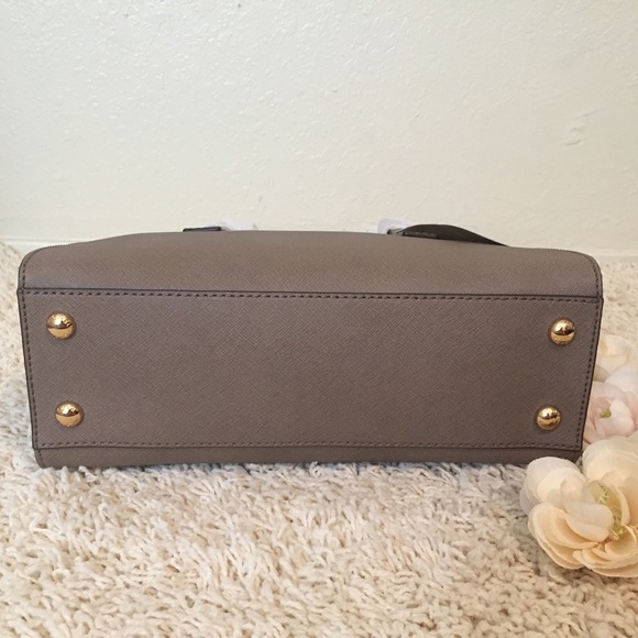 ❌SOLD❌Host Pick Michael Kors HamiltonMediumSatchel - Picture 5 of 7