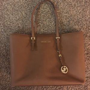 Michael Kors Jet Set tote w/padded laptop section