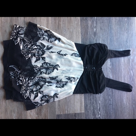 American Rag Sundress 🌻 - Picture 3 of 4