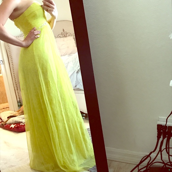 Dress - Picture 1 of 4