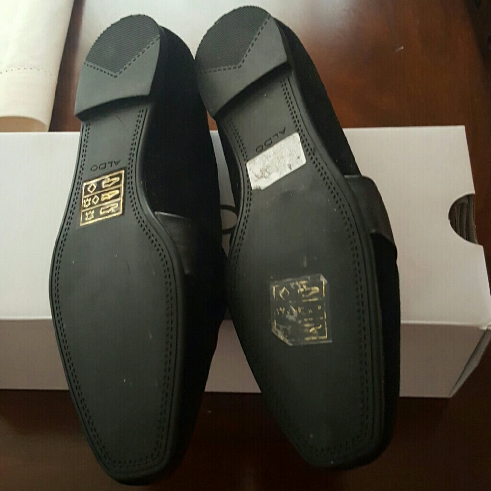 Shoes - Picture 3 of 4