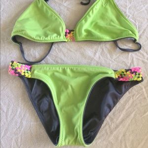 Super cute Roxy Bikini. Reversible. Size M
