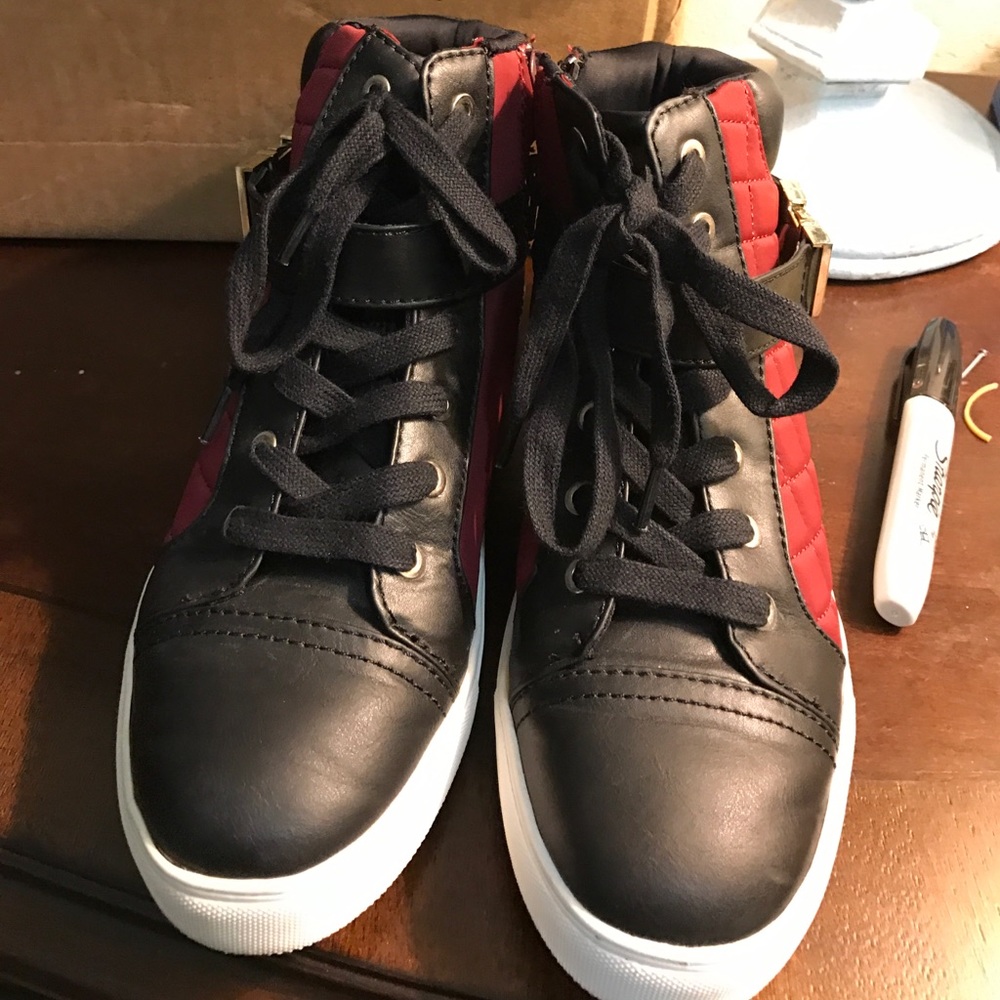 ALDO SZ 8 HIGHTOP KICKS OXBLOOD RED AND GOLD