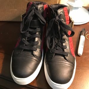 ALDO SZ 8 HIGHTOP KICKS OXBLOOD RED AND GOLD