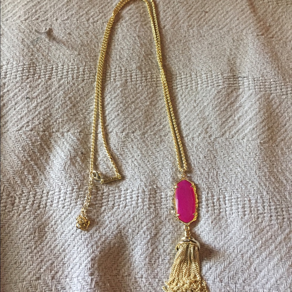 Kendra Scott everly necklace in pink agate