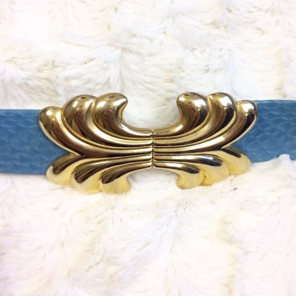 🌺Vintage gold tone faux leather adjustable belt