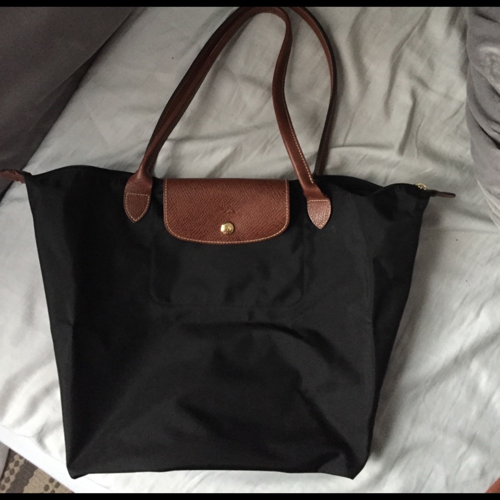 Medium black Longchamp bag