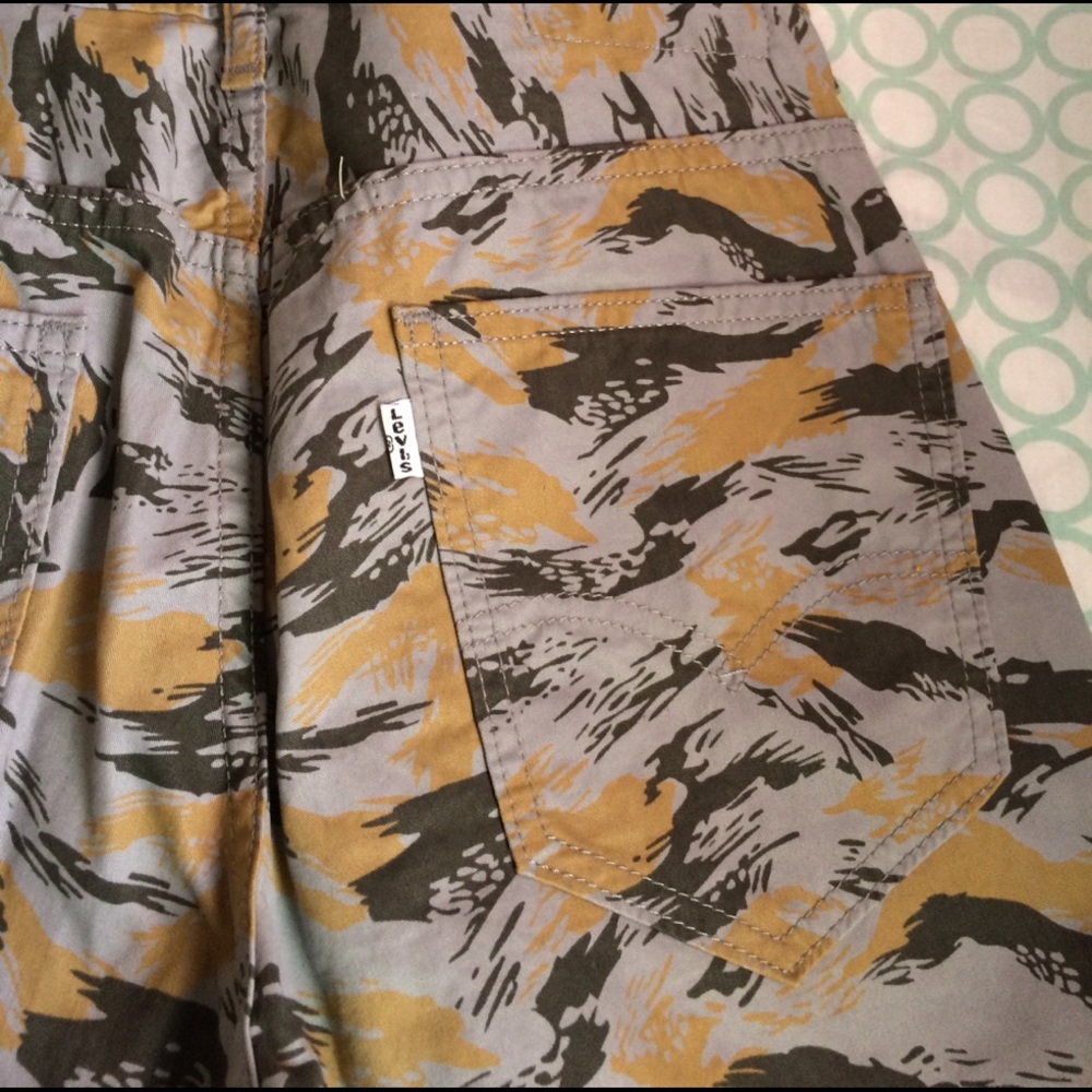 LEVIS - Picture 3 of 3