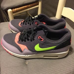 Nike Air Max 1 Essentia