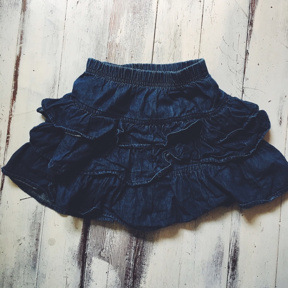 Hannah Andersson skirt with shorts