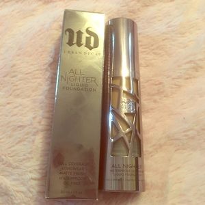 Urban Decay Allnighter foundation !