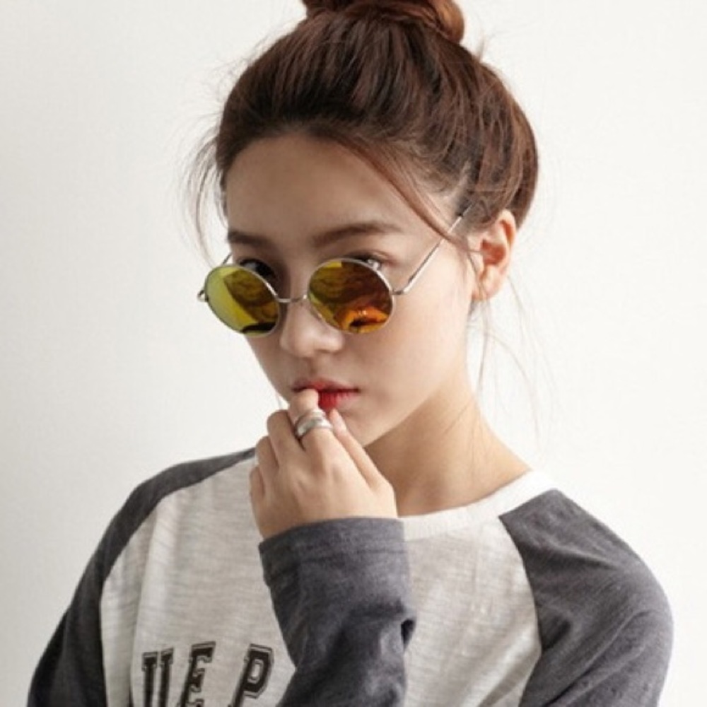 Round Rim Sunglasses - Picture 3 of 8