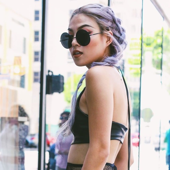 Round Rim Sunglasses - Picture 2 of 8