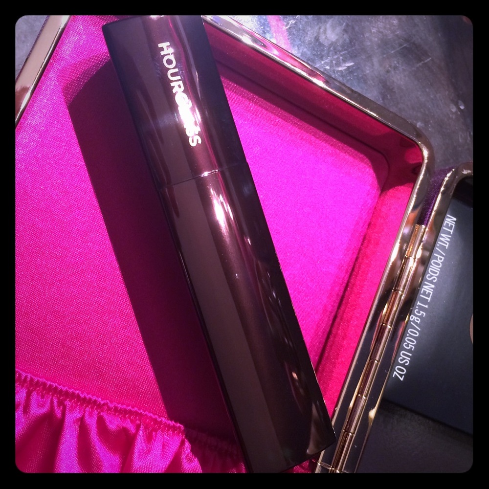 Hourglass Vanish Seamless Finish Foundation Stick