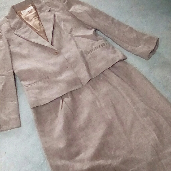 JONES NEW YORK Vintage Business Suit (See desc for sizing) - Picture 1 of 4