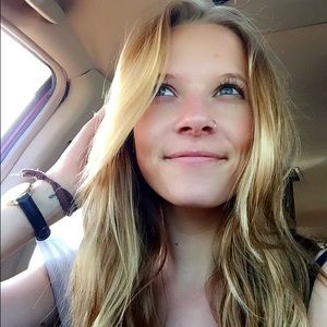 Meet your Posher, Cassie