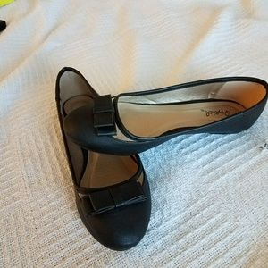 Black flats (never worn)