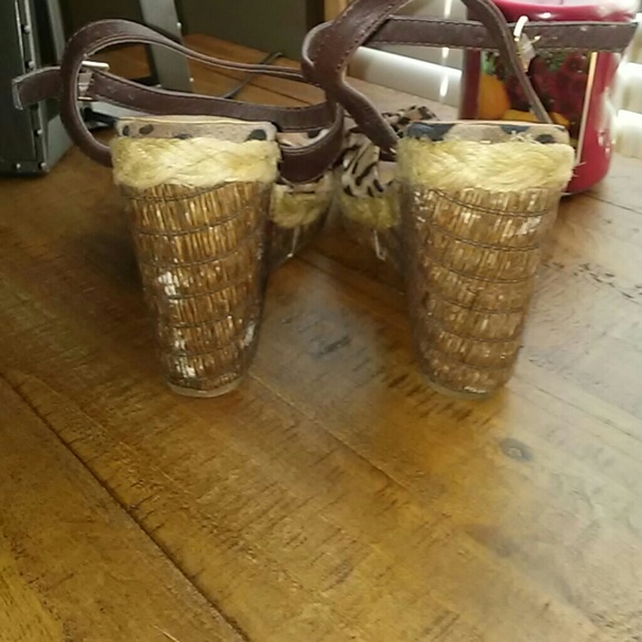 Steve Madden Girl Wedges - Picture 4 of 6