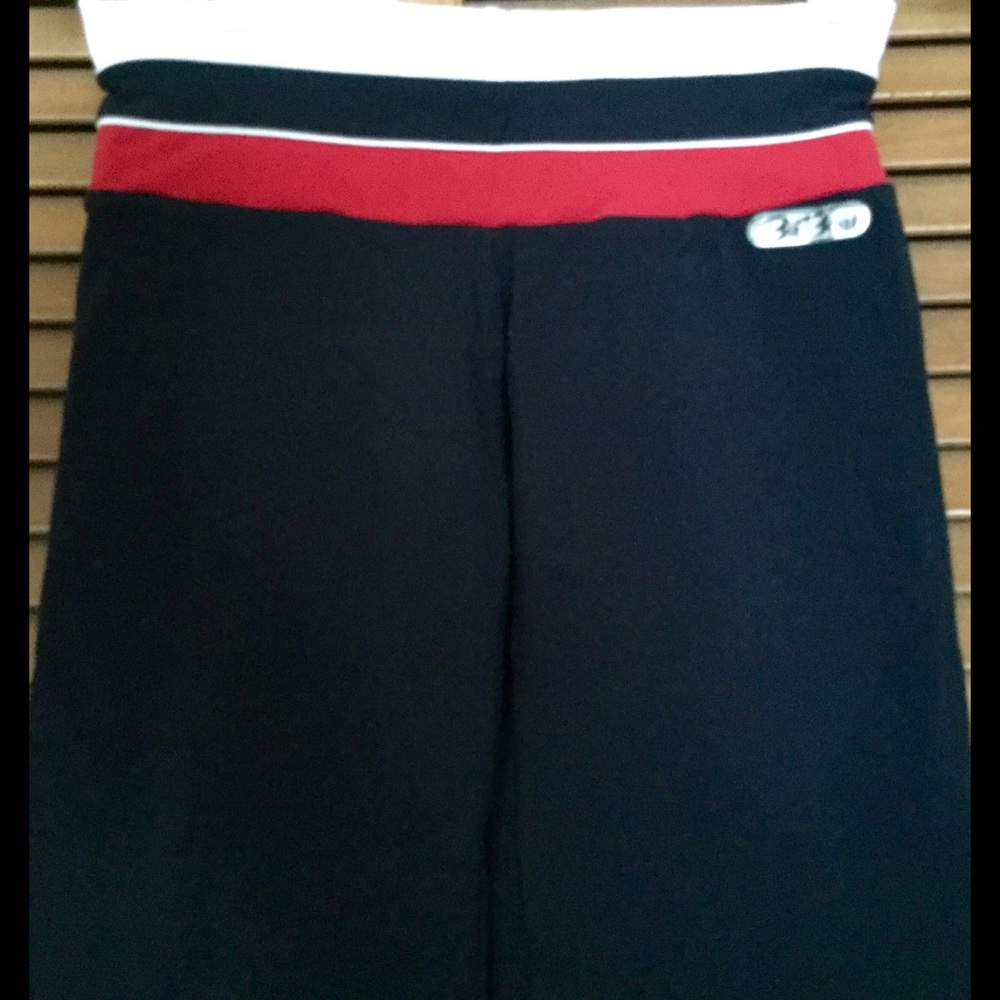Eye-Catching Red & White Stripes!