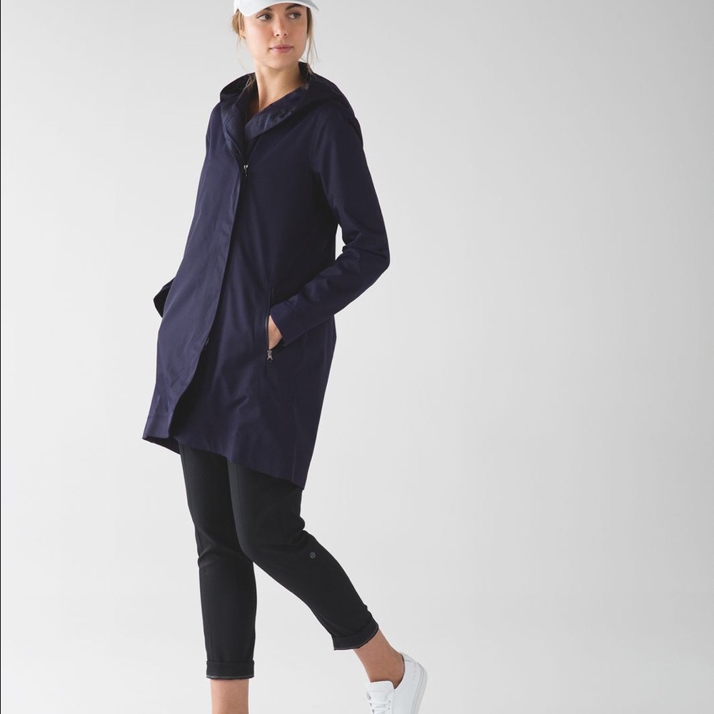 Lululemon Savasana  rain jacket II indigo