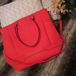 🔥🔥Price Drop🔥🔥Perfect back to school tote! 🎒