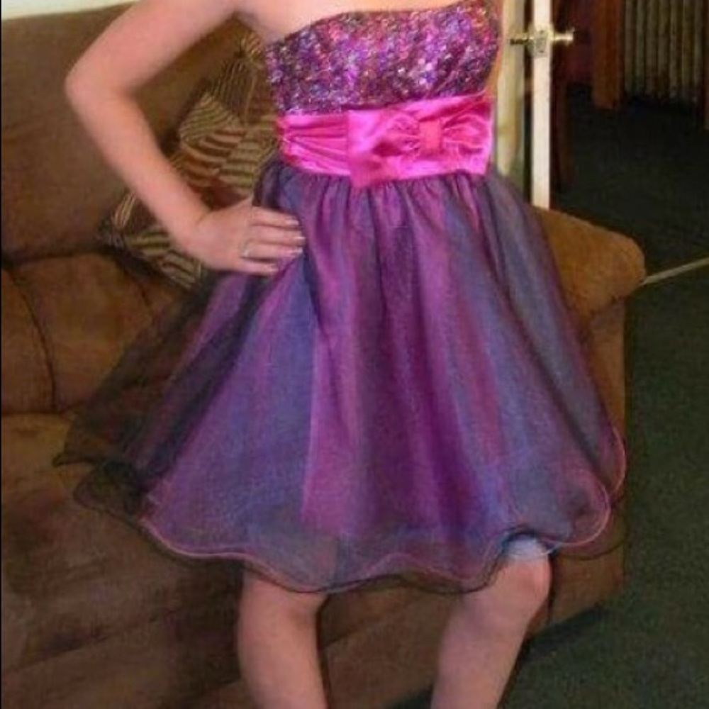 Strapless purple dress with a blue tint