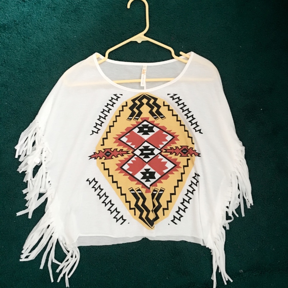 Womens size medium tribal print t-shirt