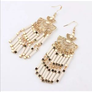 Gold fashion earrings