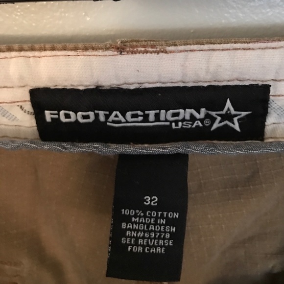 Shorts - Picture 3 of 3