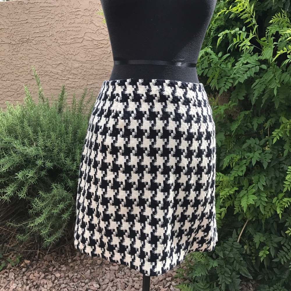 Nordstrom Black and White Skirt ❤️