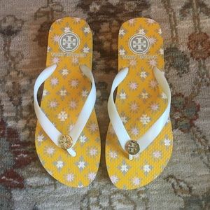 Tory Burch like new flip flops