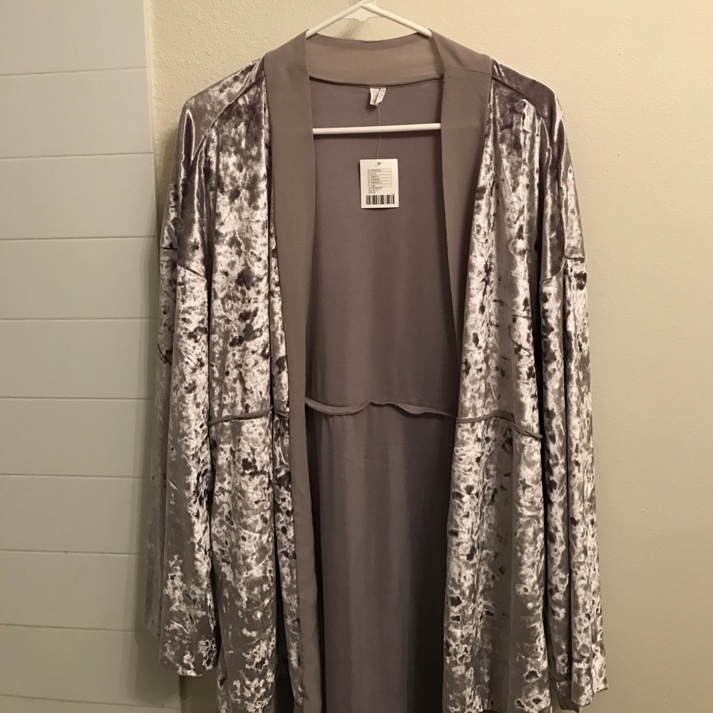 NWT Urban Outfitters Velvet Kimono