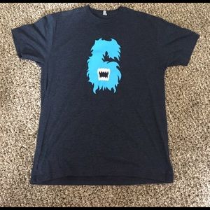 💞NEW LISTING men's t-shirt