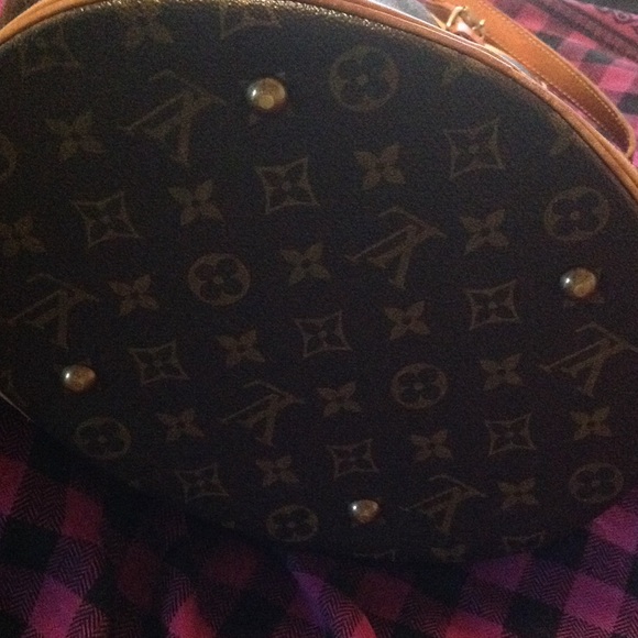 Louis Vuitton bucket bag