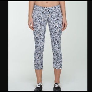 Lululemon multi color Wonder Under Crop