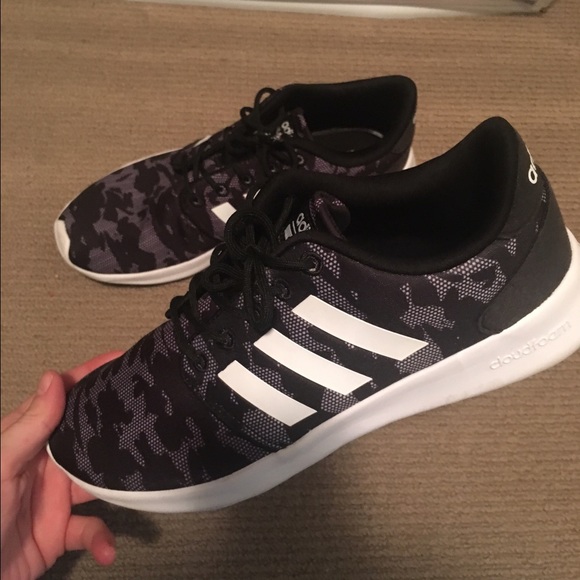 Adidas Shoes - Adidas cloud foam