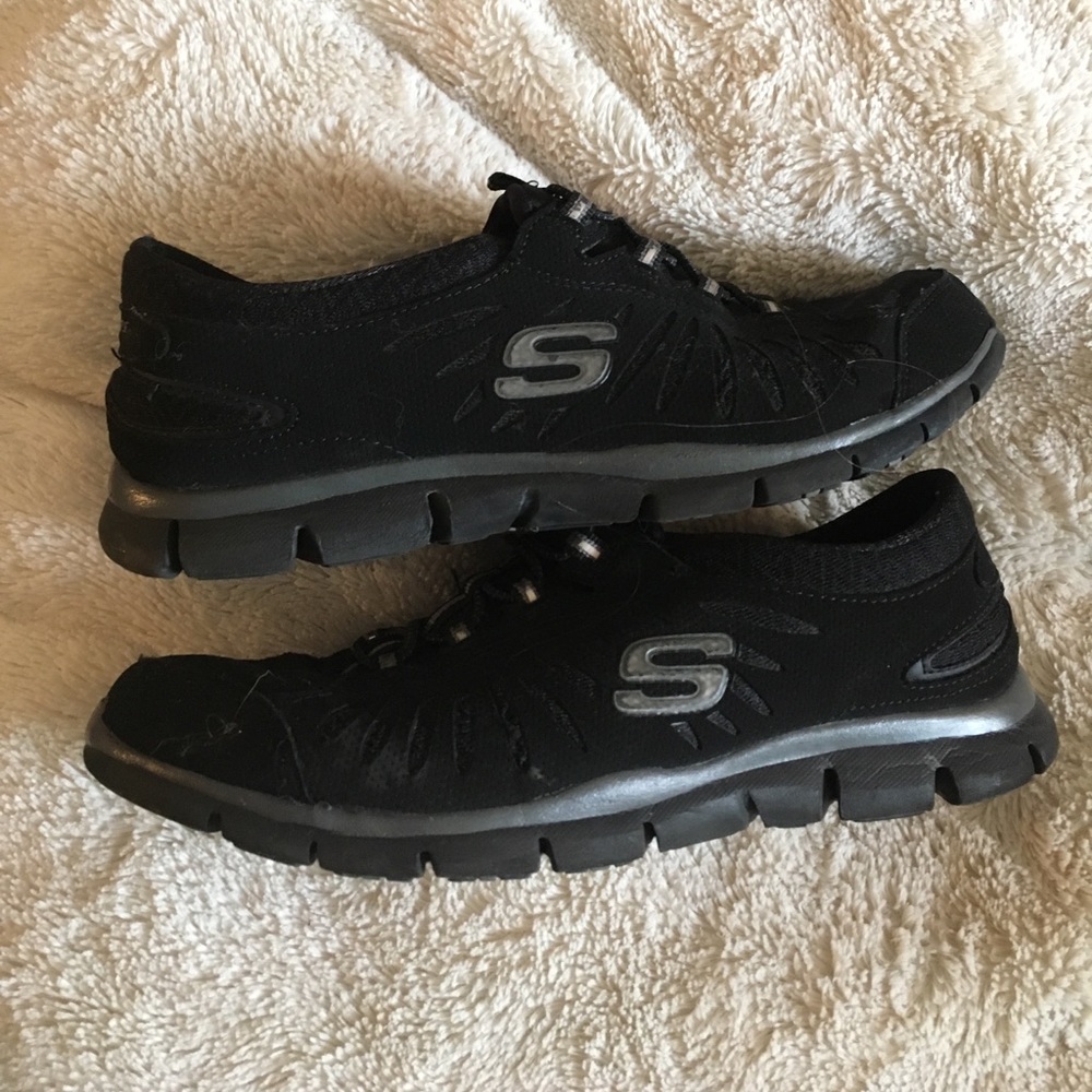 Black Sketchers Sneakers