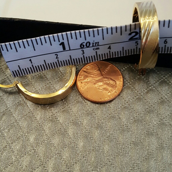 Authentic 14K gold earrings - Picture 3 of 6