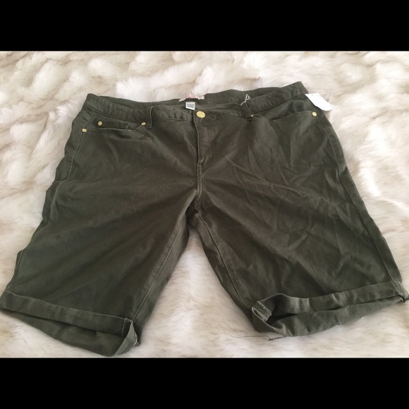 Olive Green Bermuda Shorts - Picture 1 of 1
